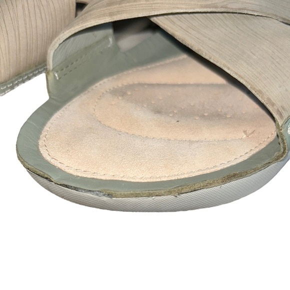 Clarks Tri Chloe Slingback Flat Sandals Beige Size 9.5 - Picture 9 of 10